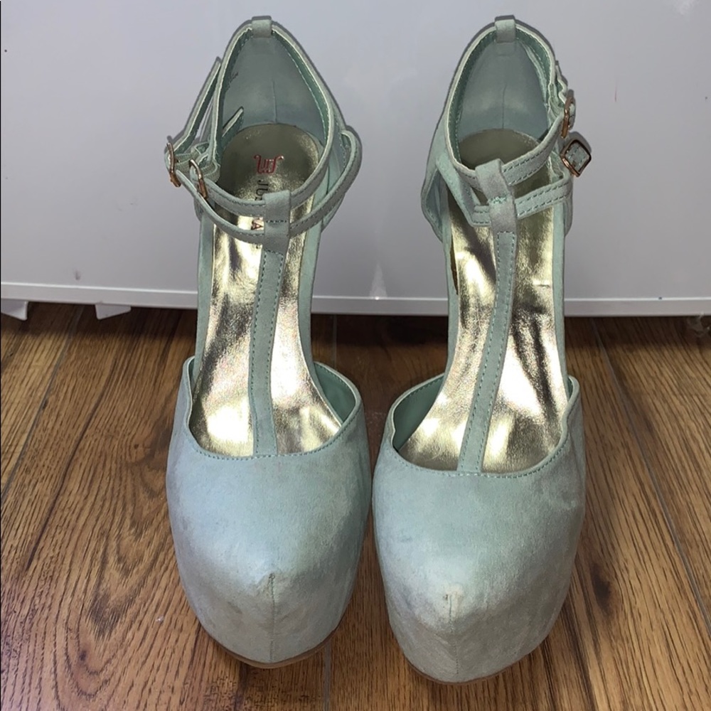Brand new heels